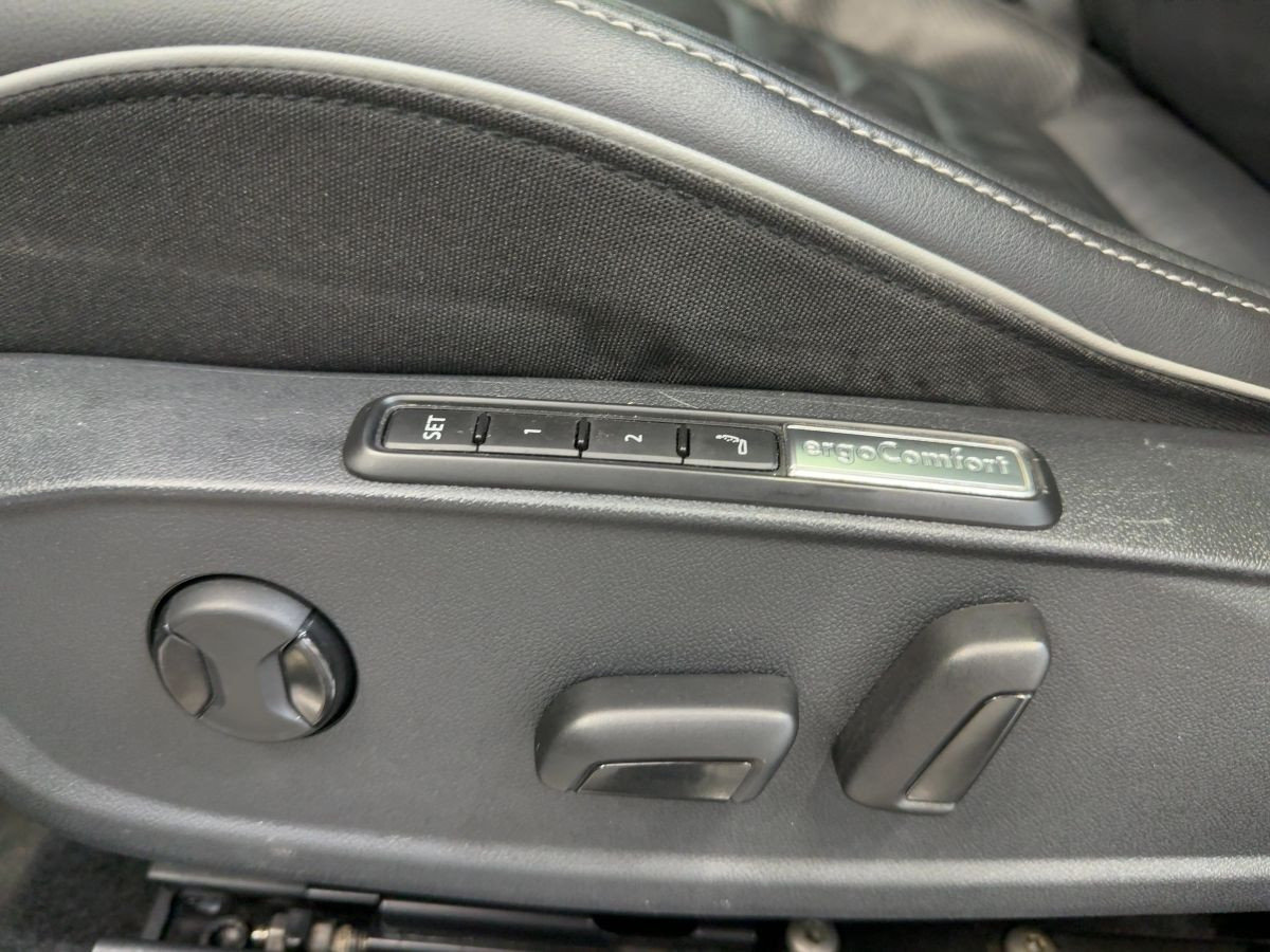 Arteon 2.0 TDI DSG 4M R-Line ACC AHK Navi Leder Standh. Pano