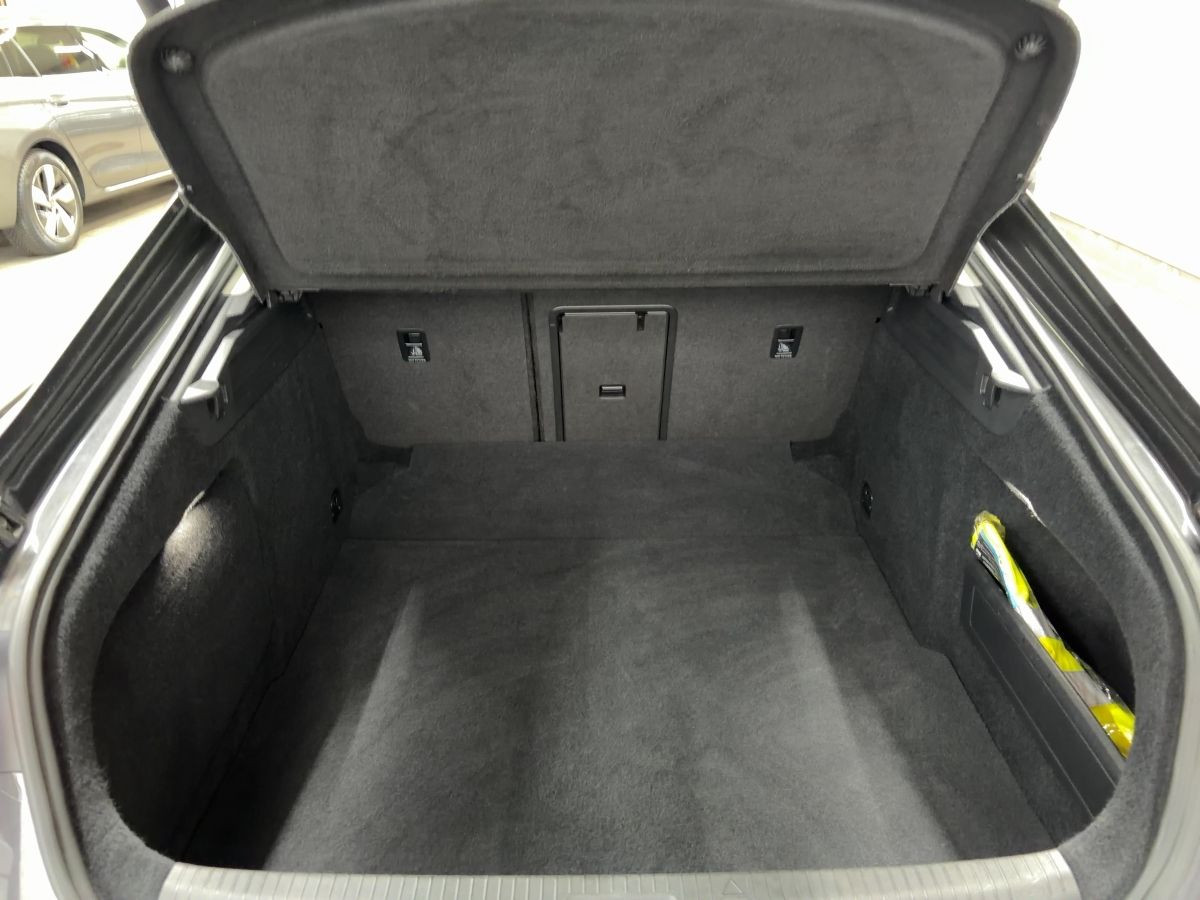 Arteon 2.0 TDI DSG Elegance ab 3,99% ACC Navi Pano Standh. LED Kamera Sitzh.