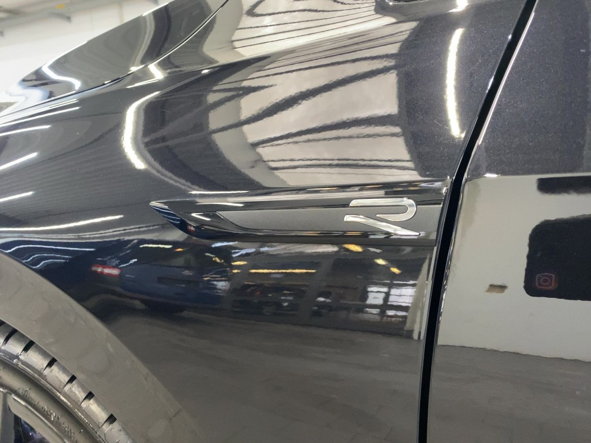 Golf VIII R Performance 2.0 TSI DSG 4M AKRAPOVIC ACC DCC Navi Pano LED-Matrix