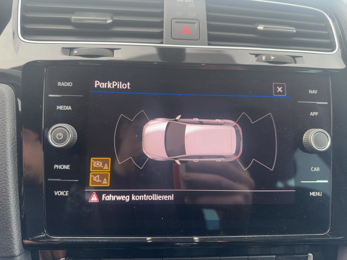 Golf VII GTD 2.0 TDI DSG ACC AHK Navi Standh.