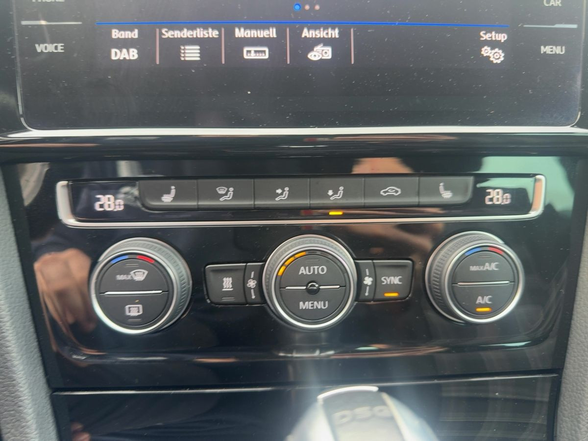 Golf VII GTD 2.0 TDI DSG ACC AHK Navi Standh.