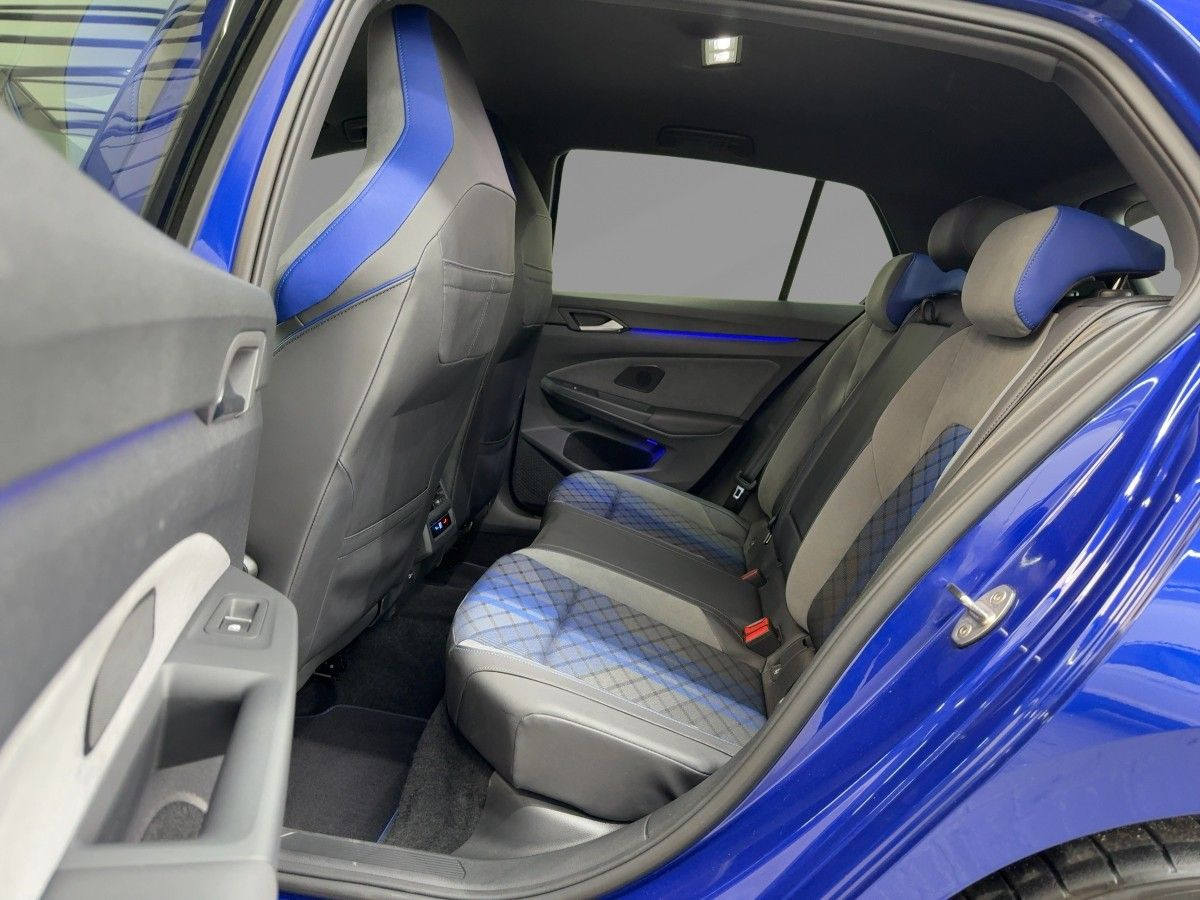 Golf VIII R 2.0 TSI DSG 4M AKRAPOVIC Perf. Paket Navi LED-Matrix Harman Kardon