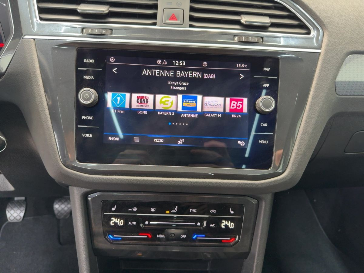 Tiguan 1.5 TSI Life ACC Navi LED Pano. Climatronic Sitzh. Lane-Ass. Bluet. DAB+