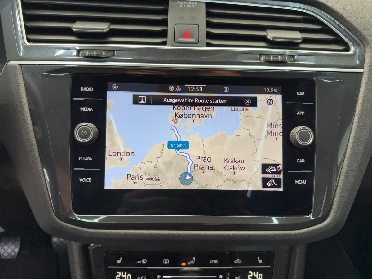 Tiguan 1.5 TSI Life ACC Navi LED Pano. Climatronic Sitzh. Lane-Ass. Bluet. DAB+