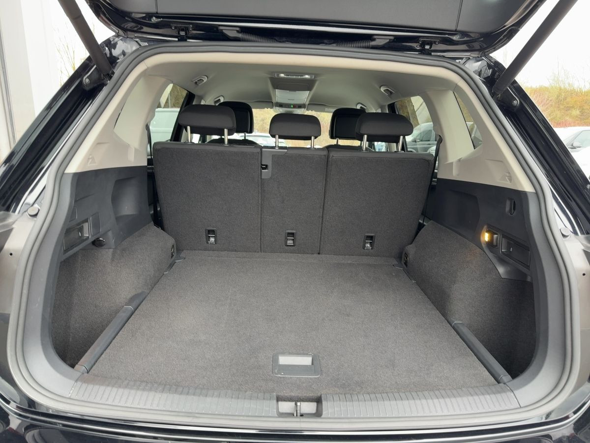 Tiguan Allspace 1.5 TSI DSG Highline R-Line ACC Navi Climatronic Kamera Sitzh. Bluet. DAB+