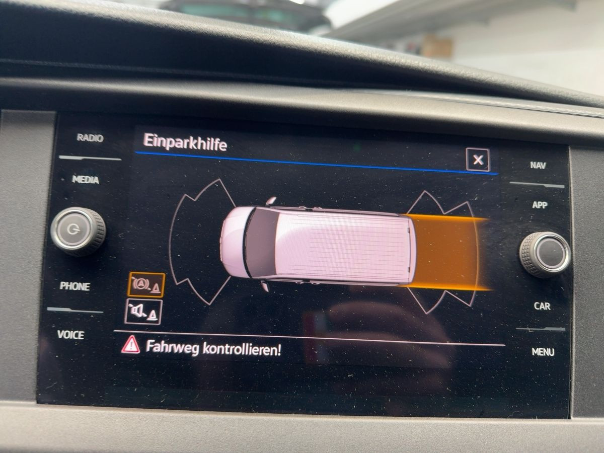 Transporter Kombi T6.1 2.0 TDI 4M 9-Sitze ACC Navi LED Parkp. Bluet. Sitzh.