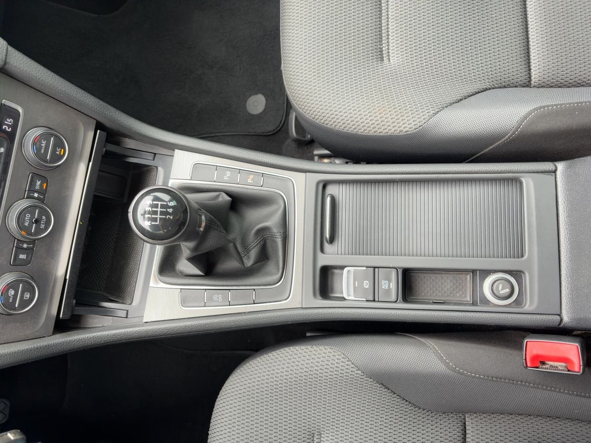 Golf VII 1.4 TSI Comfortline Standheizung Climatronic Park Ass. Sitzh. Radio/CD