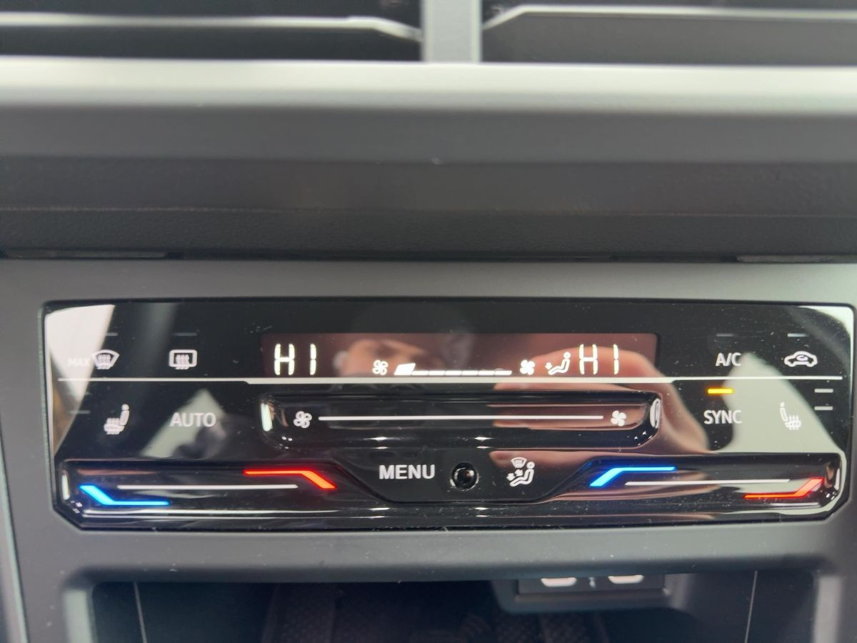 Taigo 1.5 TSI DSG R-Line ACC Navi Kamera Keyless Climatronic Bluet. Sitzh.