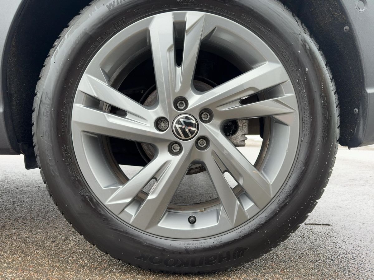 Taigo 1.5 TSI DSG R-Line ACC Navi Kamera Keyless Climatronic Bluet. Sitzh.