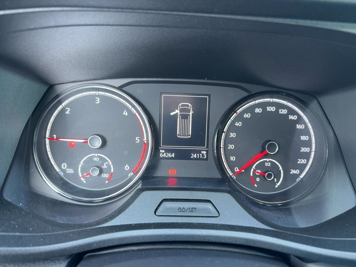 T6.1 Kombi 2.0 TDI 4M 8-Sitze Navi Parkp. Tempo Klima Bluet.