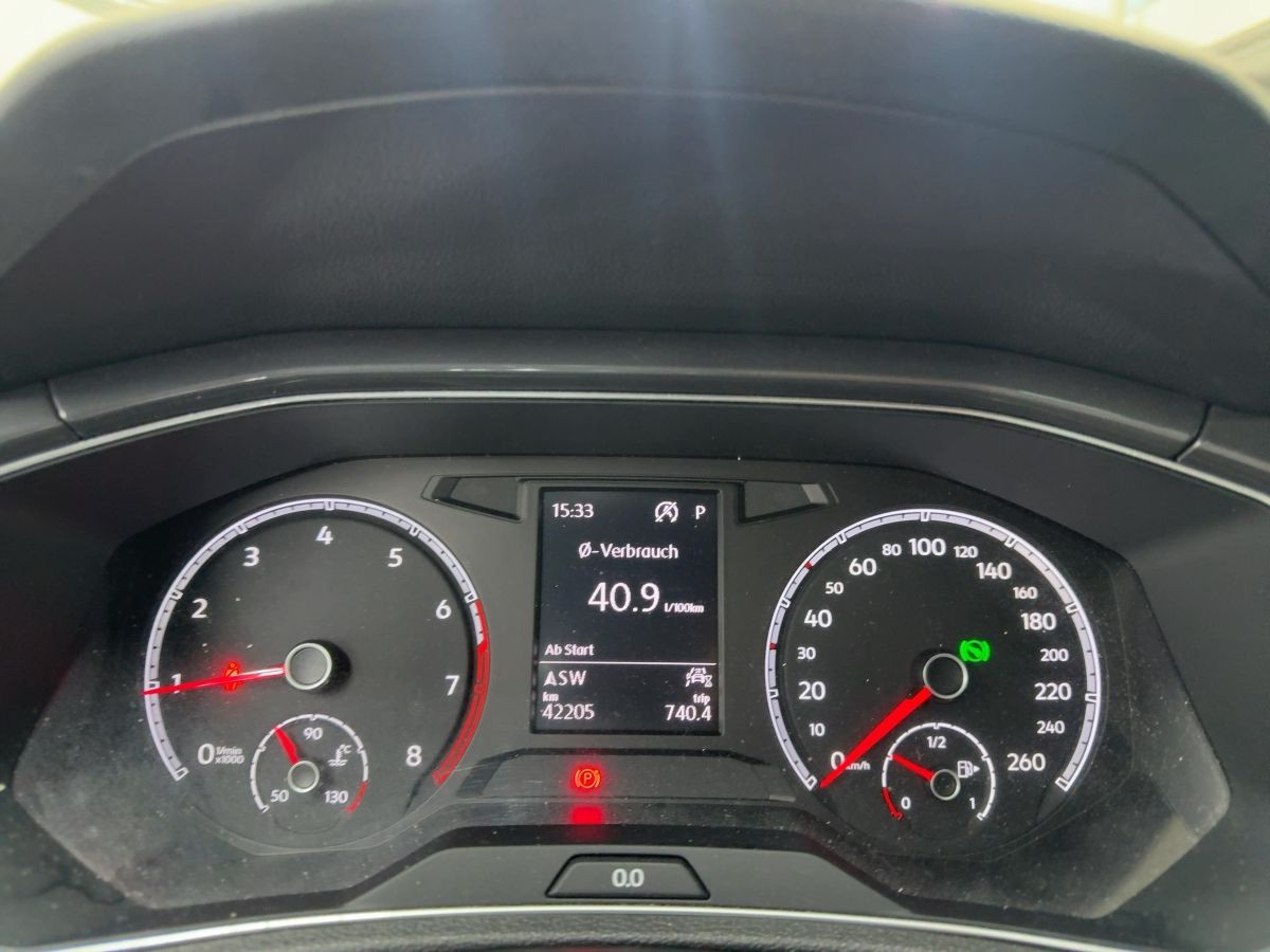 T-Roc 1.5 TSI DSG Sport ACC Navi Pano. Sitzh. Climatronic Bluet DAB+ Lane-Ass.