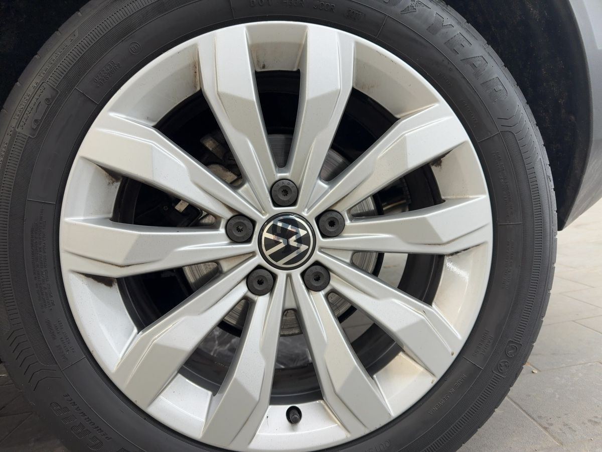 T-Roc 1.5 TSI DSG Sport ACC Navi Pano. Sitzh. Climatronic Bluet DAB+ Lane-Ass.