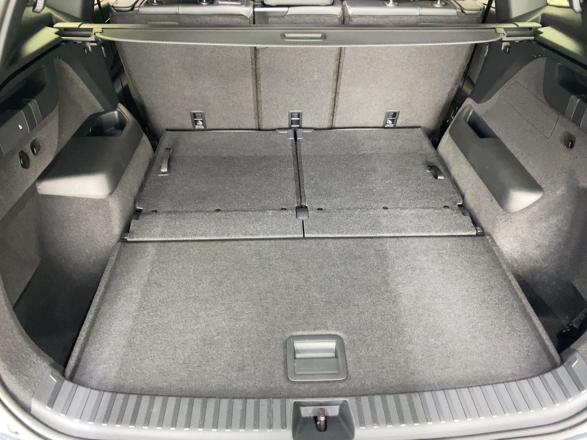 Tayron 2.0 TDI DSG R-Line 7-Sitze ACC Navi Standh. LED 