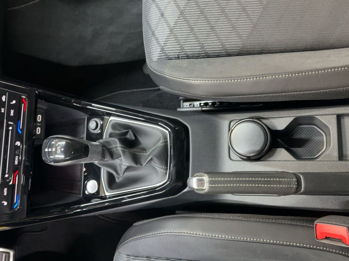 T-Cross 1.5 TSI DSG R-Line ACC AHK Navi LED-Matrix 