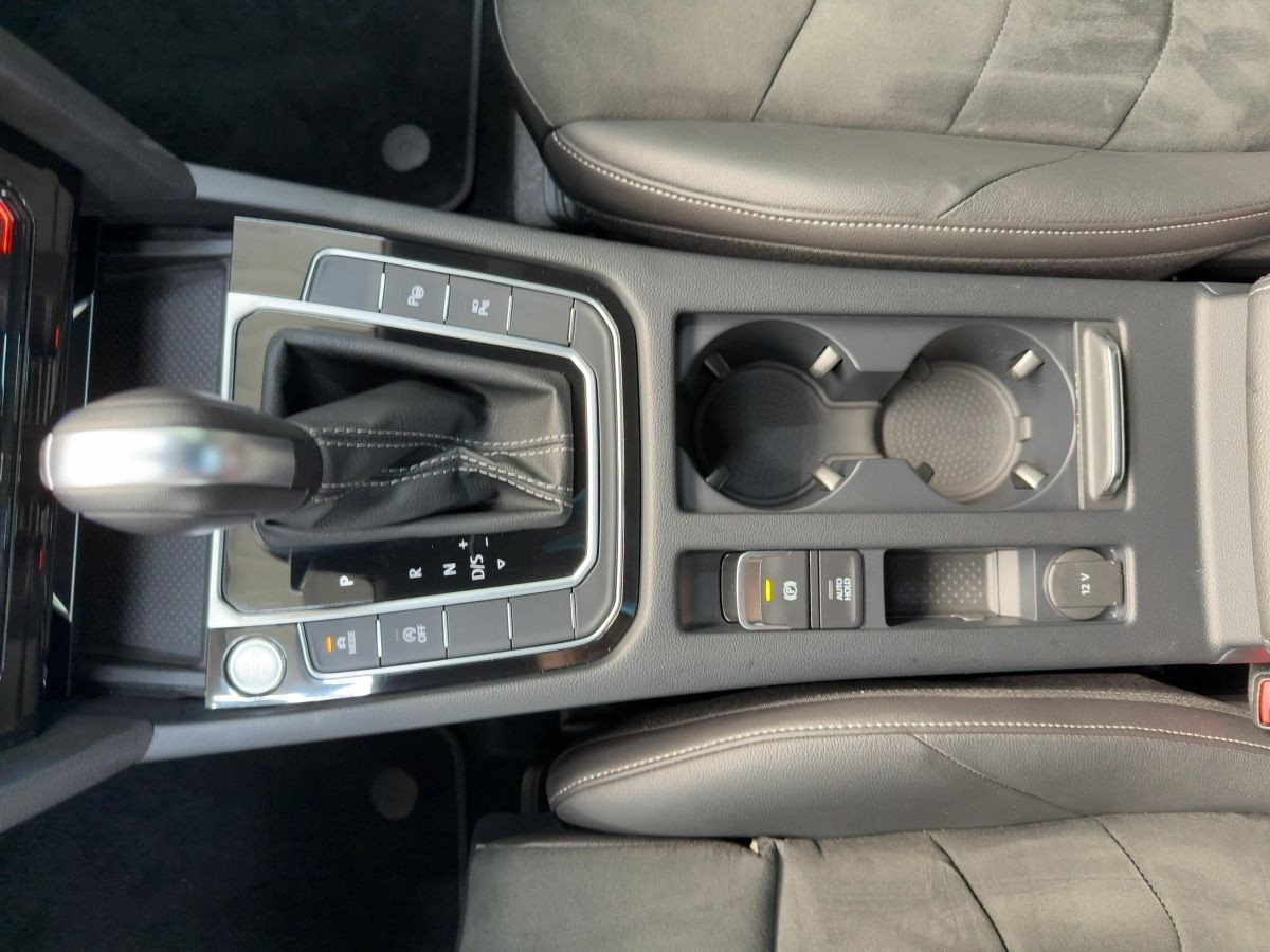 Arteon 2.0 TDI DSG R-Line ab 3,99 % AHK ACC Navi LED Area View Bluet. Sitzh.
