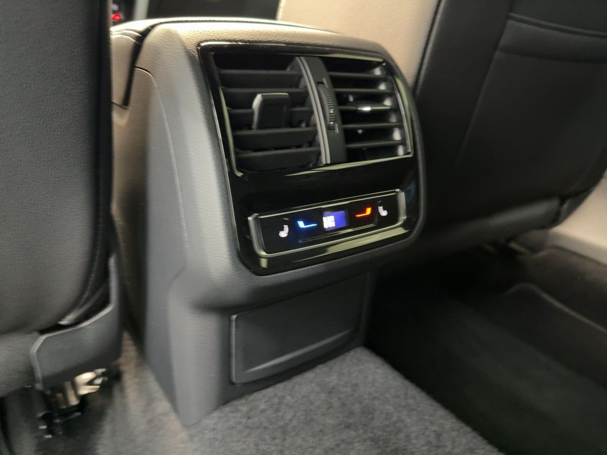 Arteon 2.0 TDI DSG R-Line ab 3,99 % AHK ACC Navi LED Area View Bluet. Sitzh.