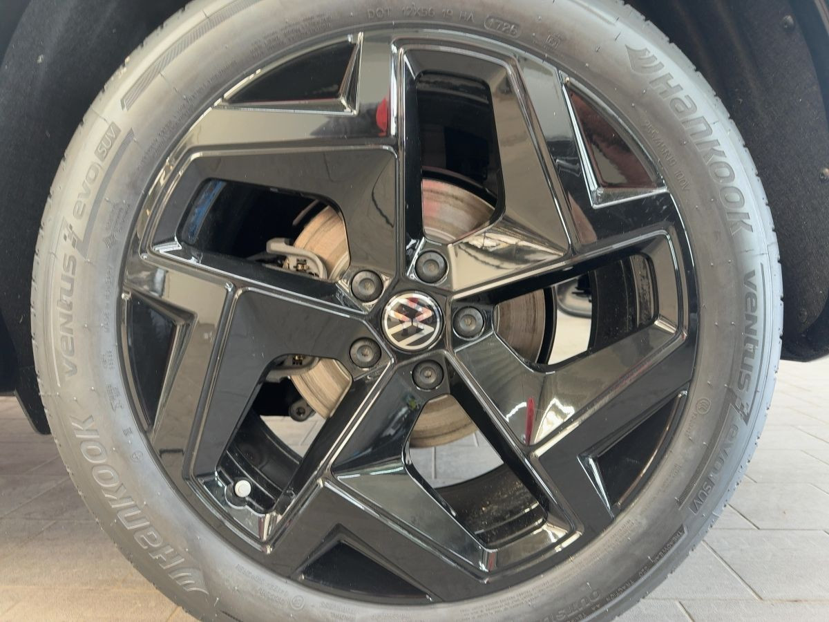 Tiguan R-Line 1.5 eTSI 110 kW 7-Gang-DSG LED ACC