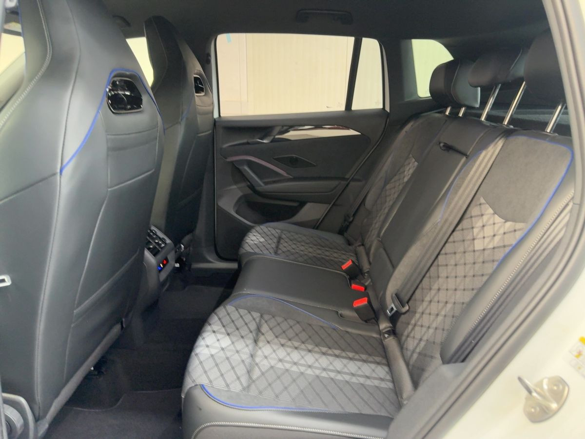 Tiguan R-Line 1.5 eTSI 110 kW 7-Gang-DSG LED ACC