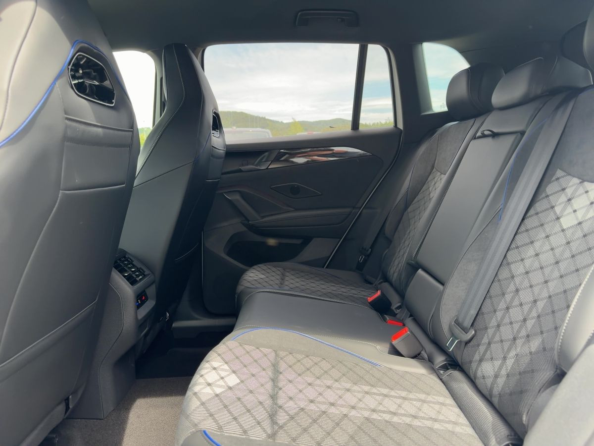 Tiguan R-Line 2,0 l TSI OPF 4MOTION 150 kW (204 PS) 7-Gang-Doppelkupplungsgetriebe DSG
