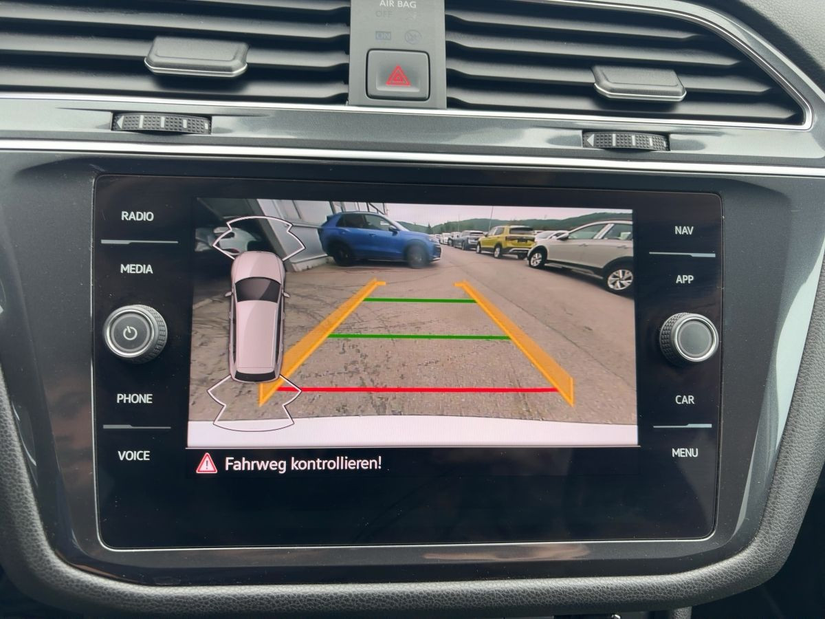 Tiguan Allspace 1.5 TSI DSG R-Line ACC LED Navi Climatronic Kamera Sitzh. DAB+ Bluet.