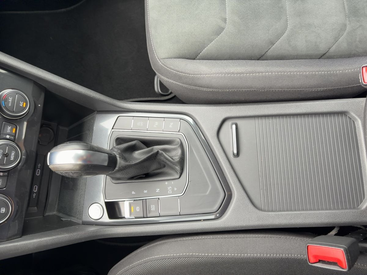 Tiguan Allspace 1.5 TSI DSG R-Line ACC LED Navi Climatronic Kamera Sitzh. DAB+ Bluet.