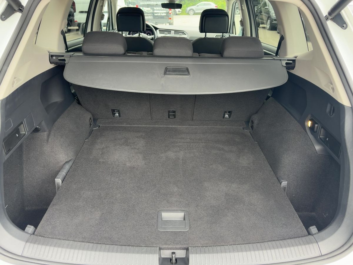 Tiguan Allspace 1.5 TSI DSG R-Line ACC LED Navi Climatronic Kamera Sitzh. DAB+ Bluet.