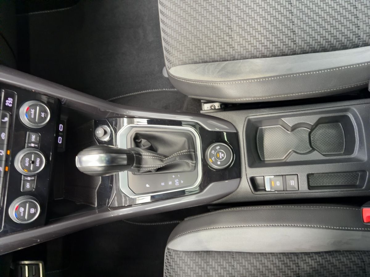 T-Roc 2.0 TSI DSG 4M R-Line ACC DCC Navi LED Pano. Kamera Climatronic Sitzh.