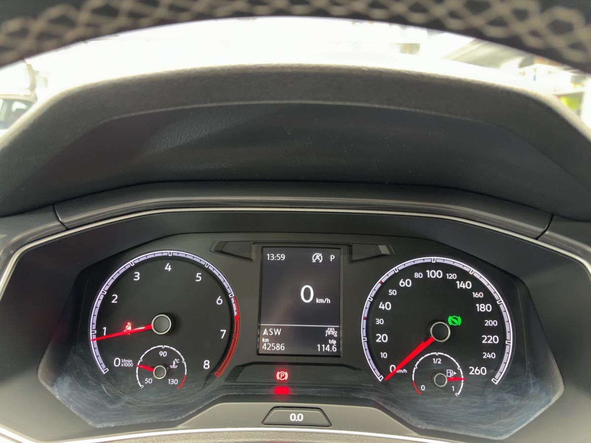 T-Roc 2.0 TSI DSG 4M R-Line ACC DCC Navi LED Pano. Kamera Climatronic Sitzh.