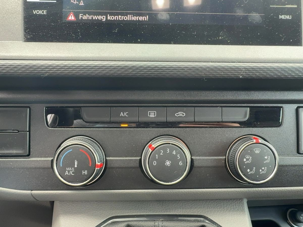 Transporter Kombi 2.0 TDI 4M LR 6-Sitze Navi Parkp. Nebel Tempo Klima Bluet. DAB+
