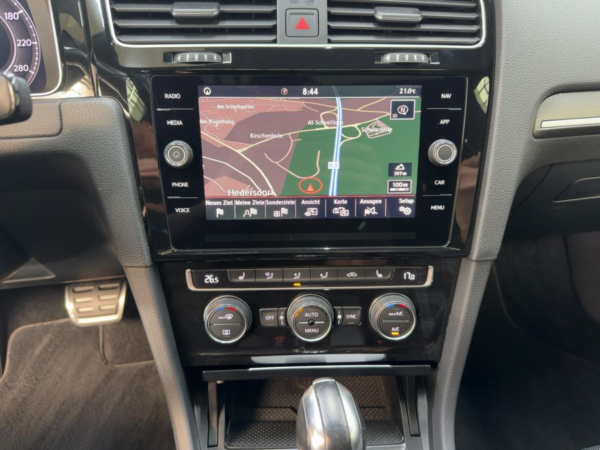 Golf VII GTI Performance 2.0 TSI DSG ACC LED Navi Pano Climatronic Sitzh. Bluet.