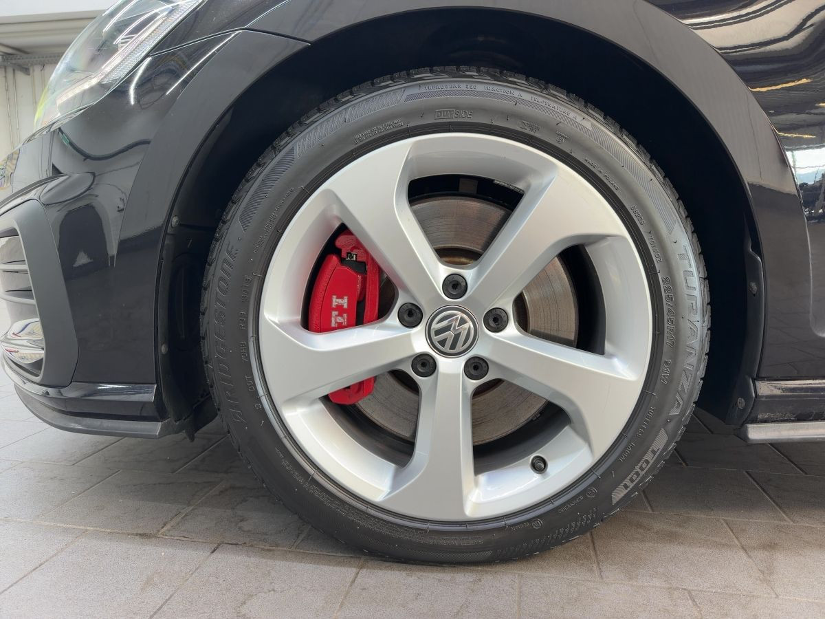 Golf VII GTI Performance 2.0 TSI DSG ACC LED Navi Pano Climatronic Sitzh. Bluet.