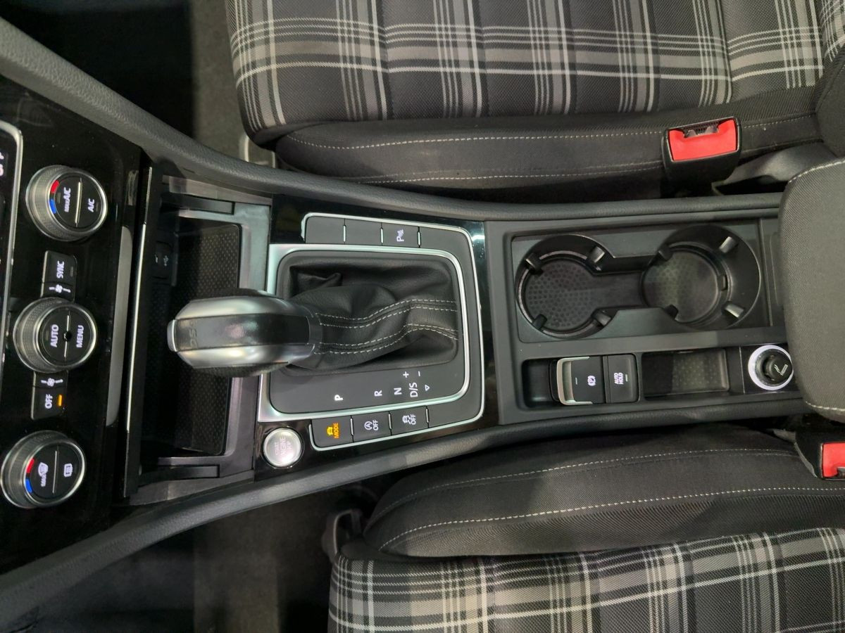 Golf VII GTD 2.0 TDI DSG ACC LED Navi 