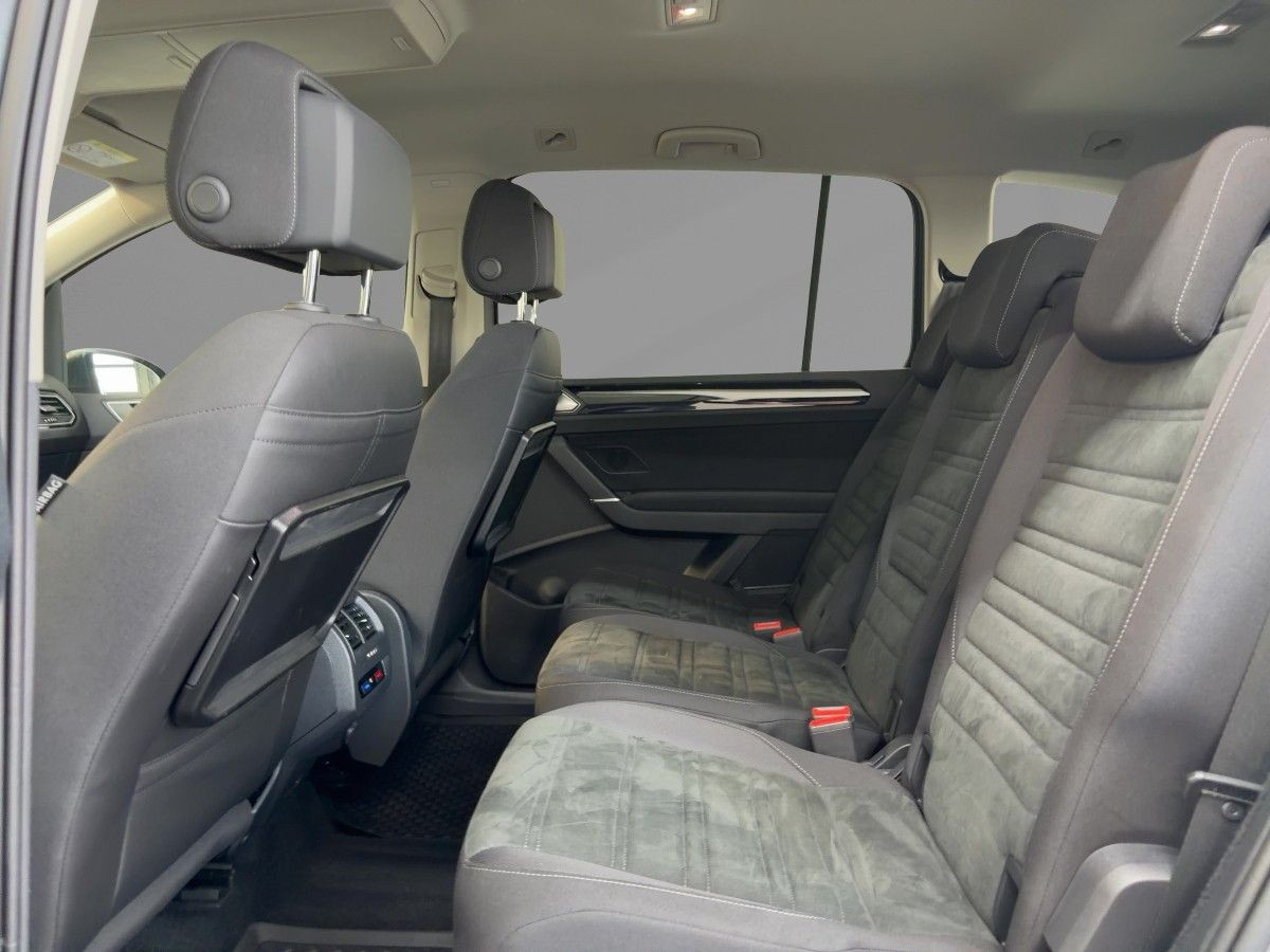 Touran 1.4 TSI R-Line ACC LED Navi Climatronic Parkp. Sitzh. DAB+ Bluetooth