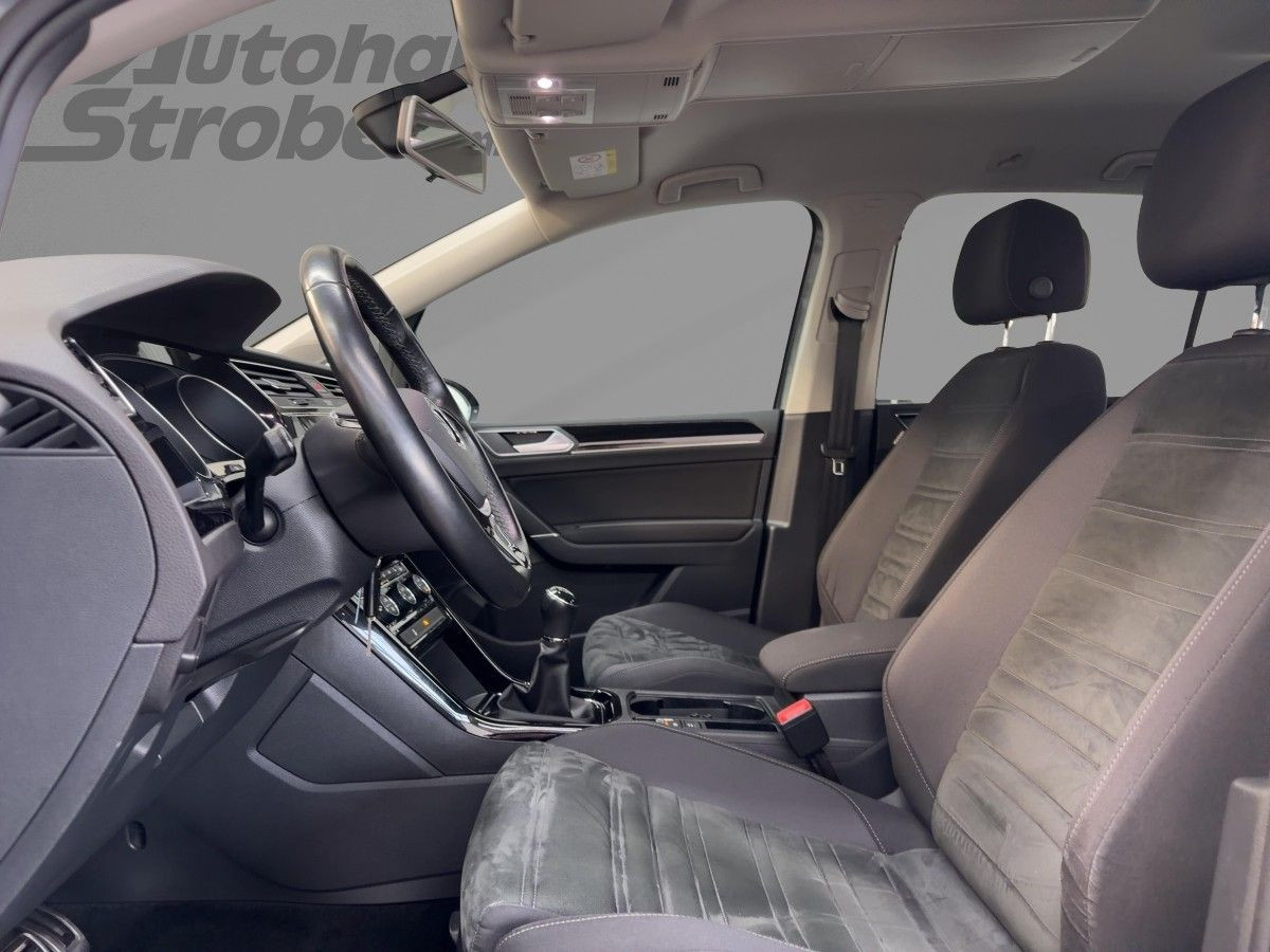 Touran 1.4 TSI R-Line ACC LED Navi Climatronic Parkp. Sitzh. DAB+ Bluetooth