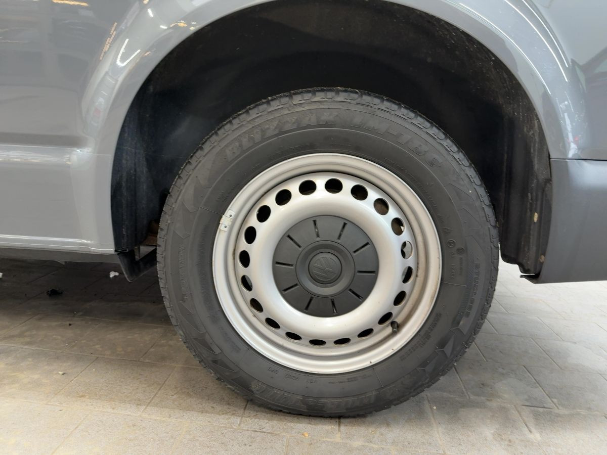 Transporter Kombi 2.0 TDI LR 4M 6-Sitze Navi Parkp. Klima Tempo Nebel Bluet DAB+