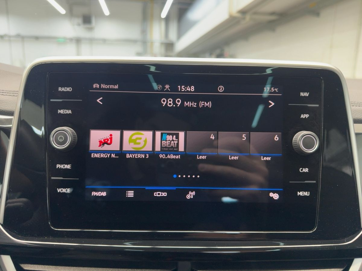 T-Roc 2.0 TSI DSG 4M R-Line ACC Navi LED-Matrix Pano. Climatronic Kamera Sitzh.