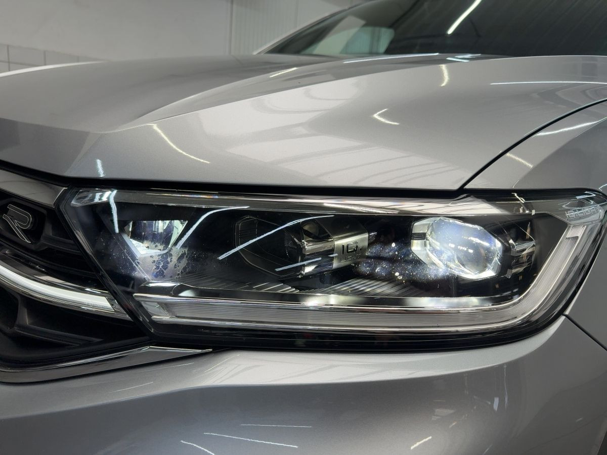 T-Roc 2.0 TSI DSG 4M R-Line ACC Navi LED-Matrix Pano. Climatronic Kamera Sitzh.