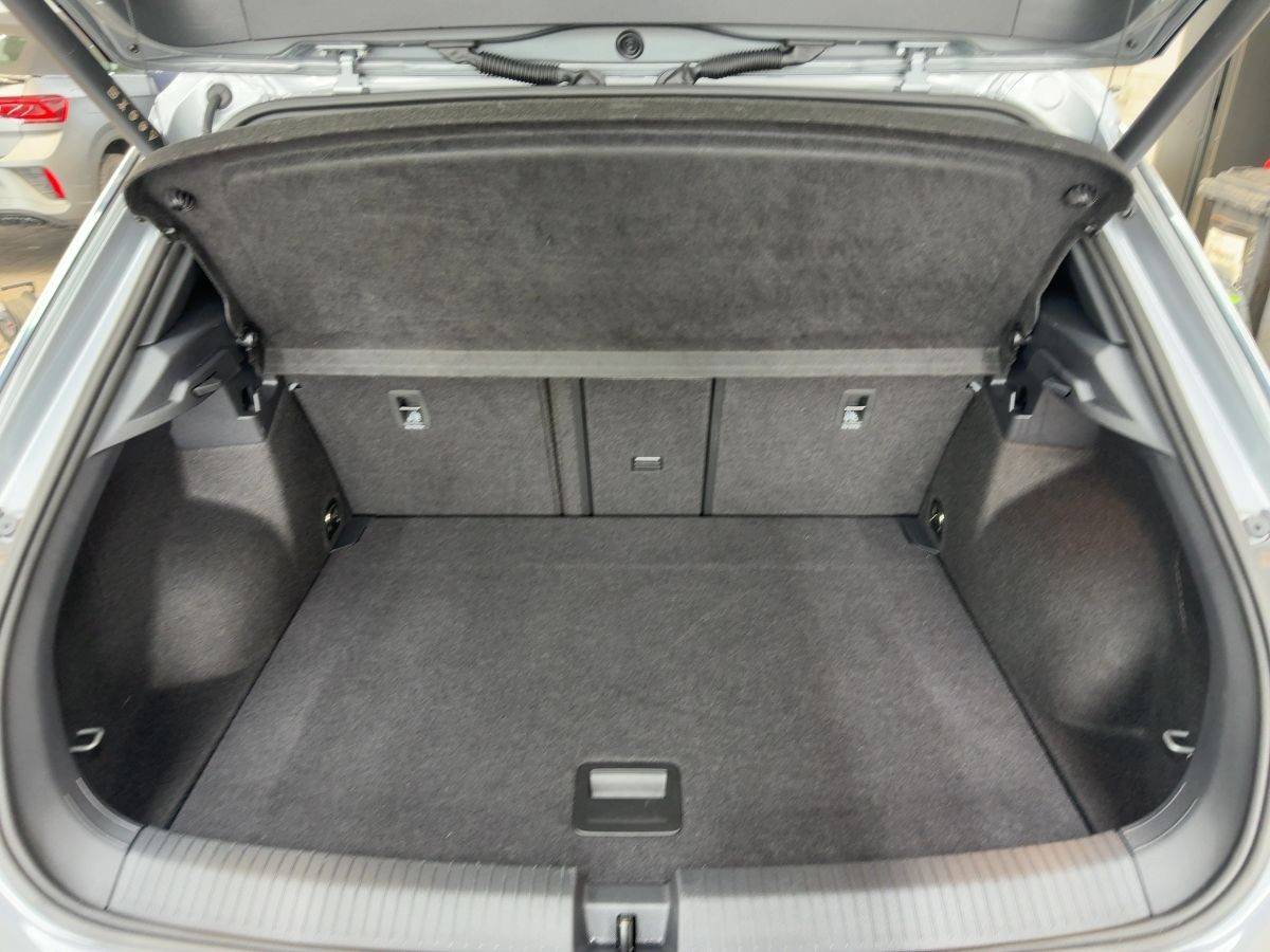 T-Roc 2.0 TSI DSG 4M R-Line ACC Navi LED-Matrix Pano. Climatronic Kamera Sitzh.