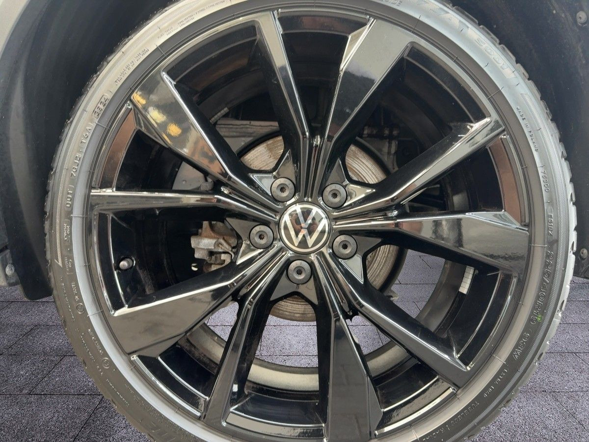T-Roc 2.0 TSI DSG 4M R-Line ACC Navi LED-Matrix Pano. Climatronic Kamera Sitzh.