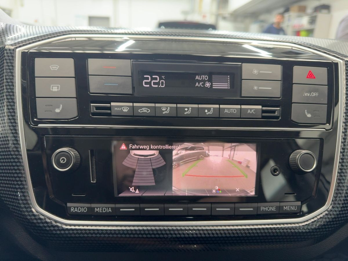 e-up! 32 kWh Kamera Tempo Climatronic Bluet. Sitzh. DAB+