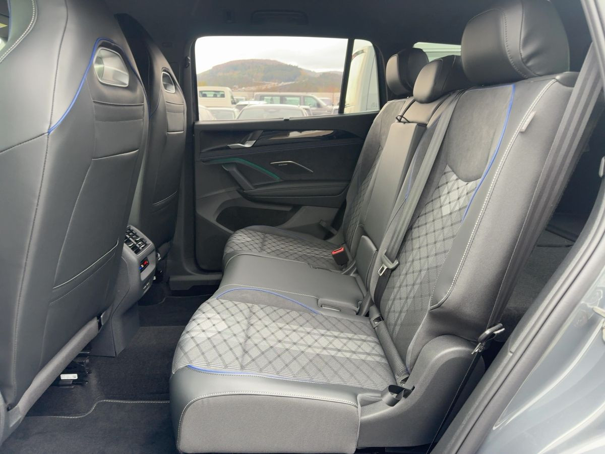 Tayron 2.0 TDI DSG R-Line 7-Sitze ab 3,99% DCC AHK Navi Area View Standh.