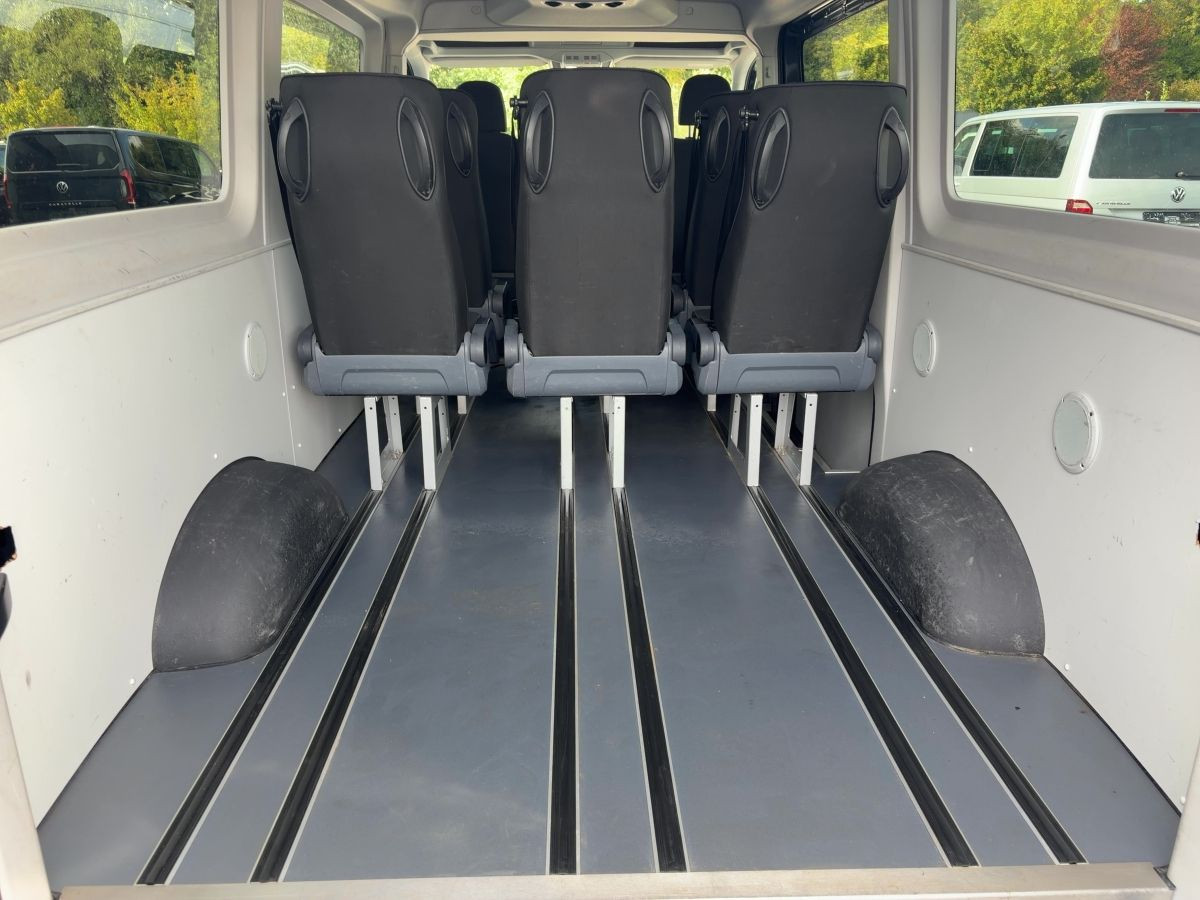 Crafter 35 2.0 TDI MR Kombi 4M 9-Sitze LED Standh. Climatronic Parkp. DAB+ Bluet.