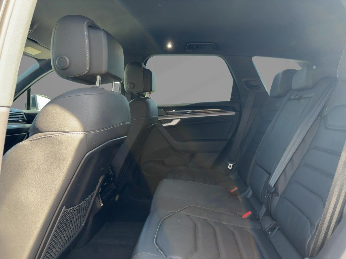 Touareg 3.0 TDI V6 DSG 4M R-Line ab 3,99 % AHK LED Navi Luft Climatronic Sitzh.