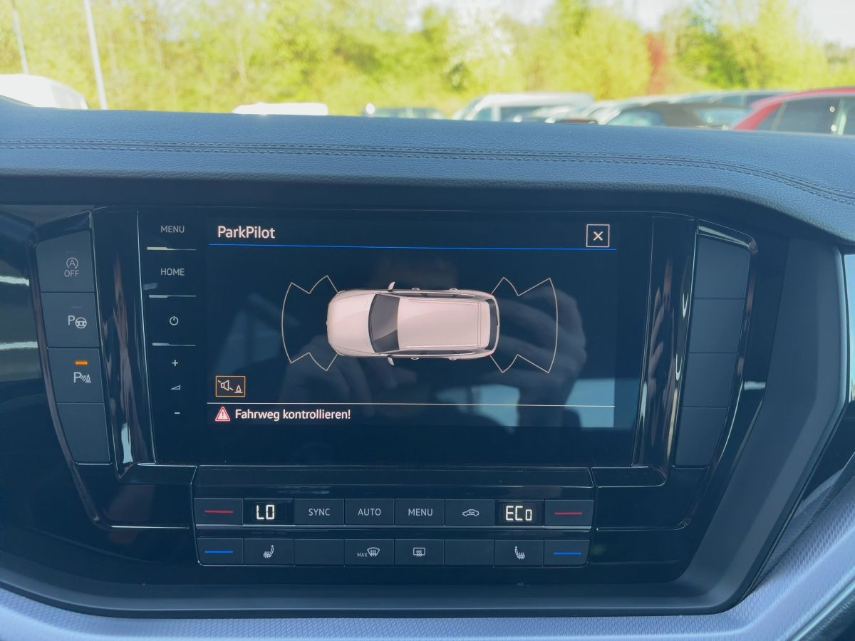 Touareg 3.0 TDI V6 DSG 4M R-Line ab 3,99 % AHK LED Navi Luft Climatronic Sitzh.