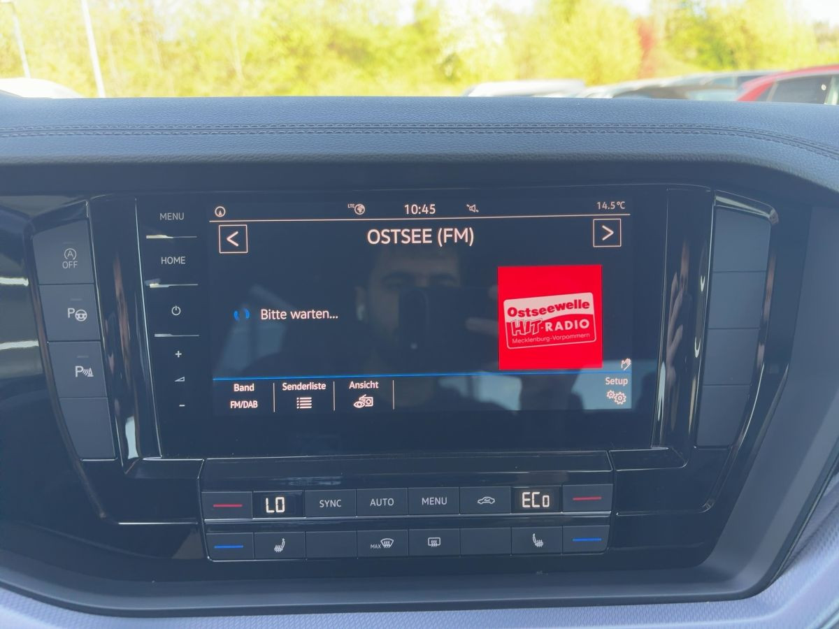 Touareg 3.0 TDI V6 DSG 4M R-Line ab 3,99 % AHK LED Navi Luft Climatronic Sitzh.