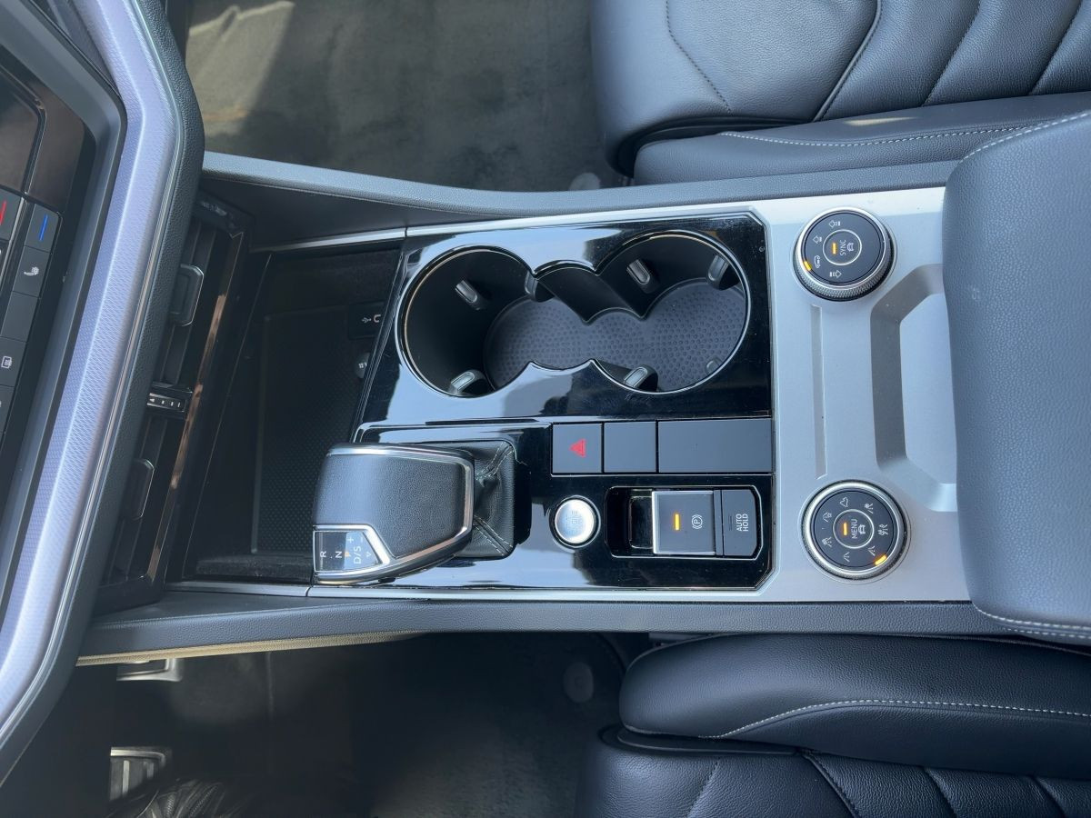 Touareg 3.0 TDI V6 DSG 4M R-Line ab 3,99 % AHK LED Navi Luft Climatronic Sitzh.