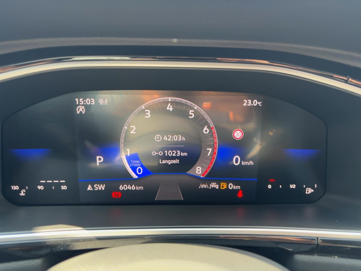 T-Roc 1.5 TSI DSG R-Line ab 3,99% ACC Navi LED-Plus Kamera Lane Ass. Bluet. Sitz