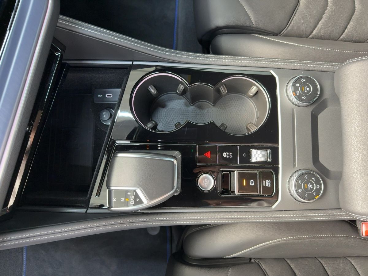 Touareg 3.0 V6 TSI eHybrid AHK LED-Matrix Navi Luft Leder Kamera DYNAUDIO