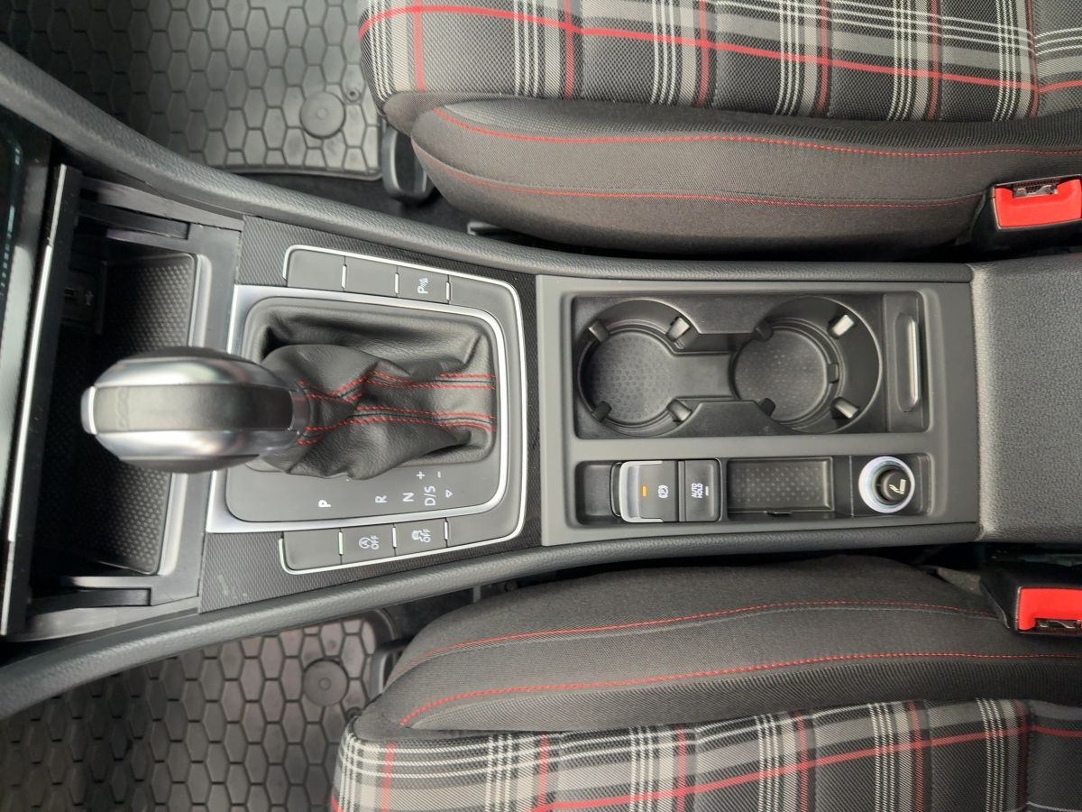 Golf VII GTI Performance 2.0 TSI DSG Navi 