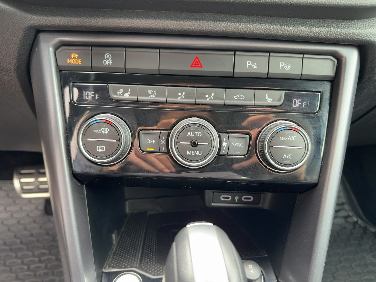 T-Roc Cabriolet 1.5 TSI DSG R-Line AHK ACC LED Navi Leder Kamera Bluet. Sitzh.